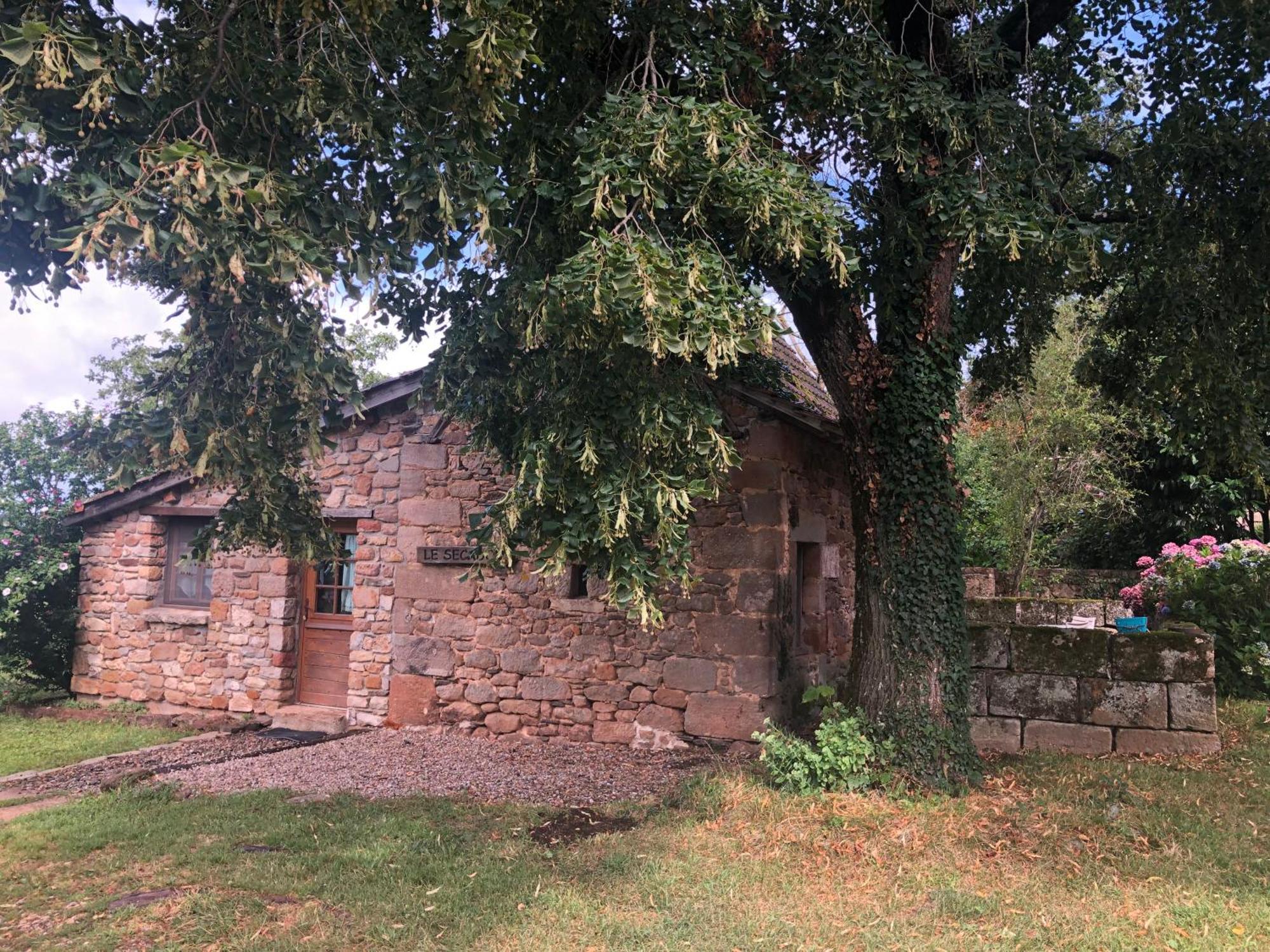 Villa Ecuriesde St Maurice- les Randonneurs à Lacapelle-Marival Extérieur photo