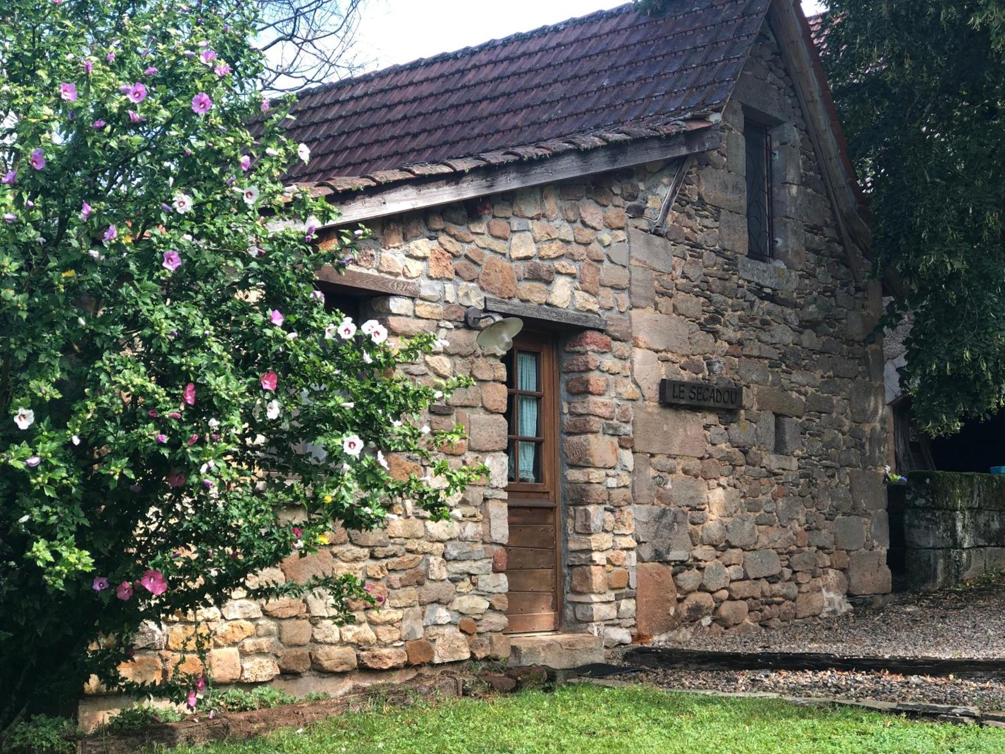 Villa Ecuriesde St Maurice- les Randonneurs à Lacapelle-Marival Extérieur photo