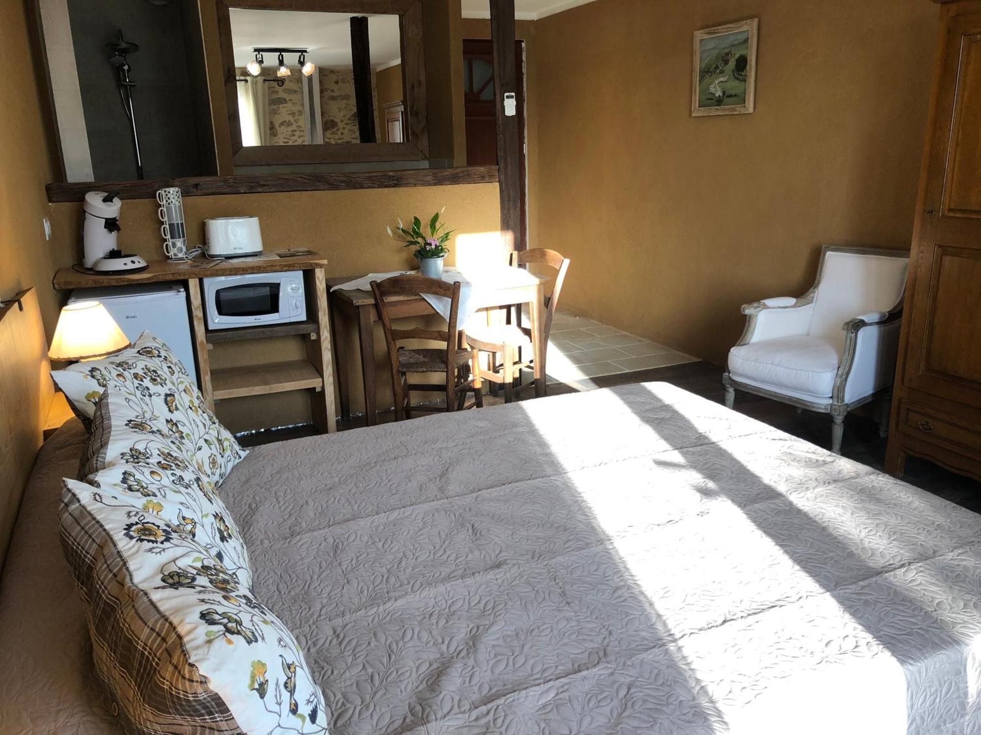 Villa Ecuriesde St Maurice- les Randonneurs à Lacapelle-Marival Extérieur photo